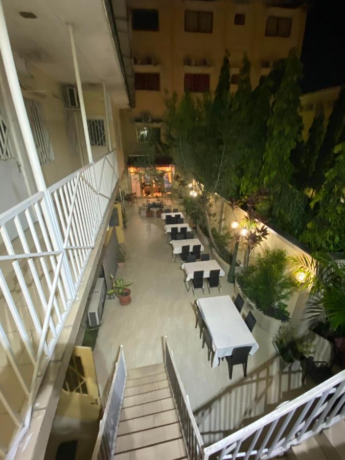 ברזוויל Hotel Riviera מראה חיצוני תמונה