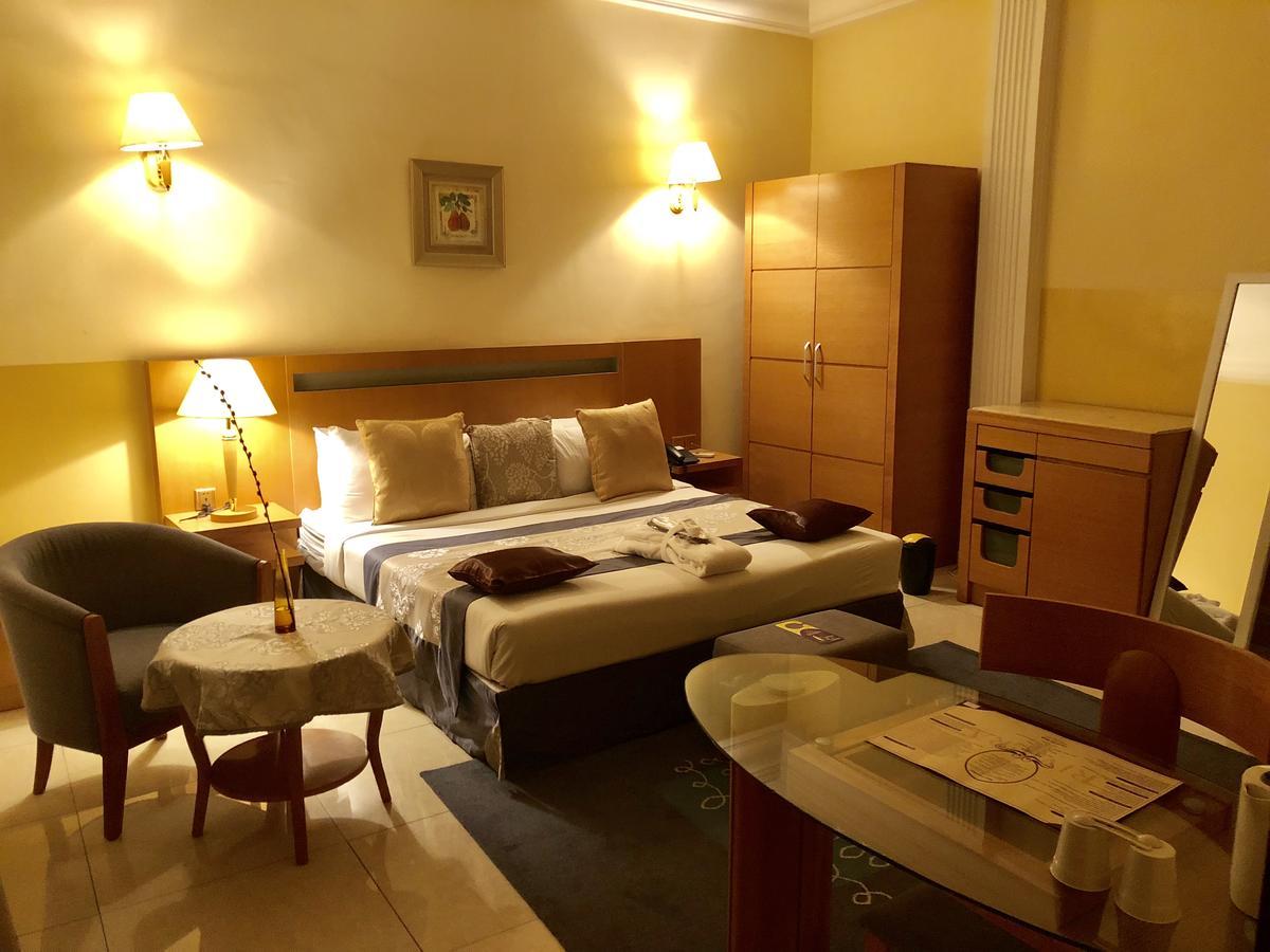 ברזוויל Hotel Riviera מראה חיצוני תמונה